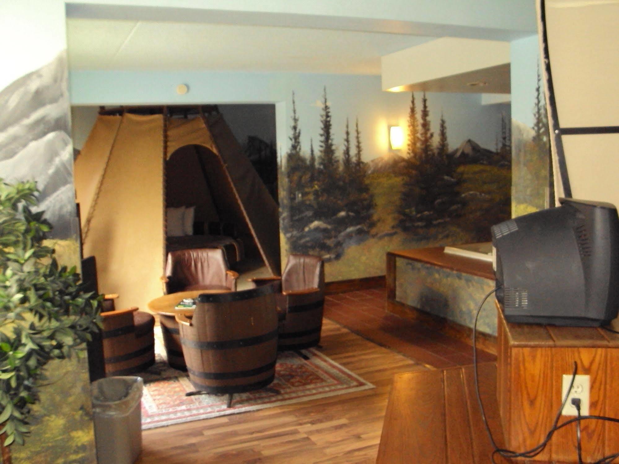Red Carpet Inn Fanta Suites Hotel Greenwood Εξωτερικό φωτογραφία