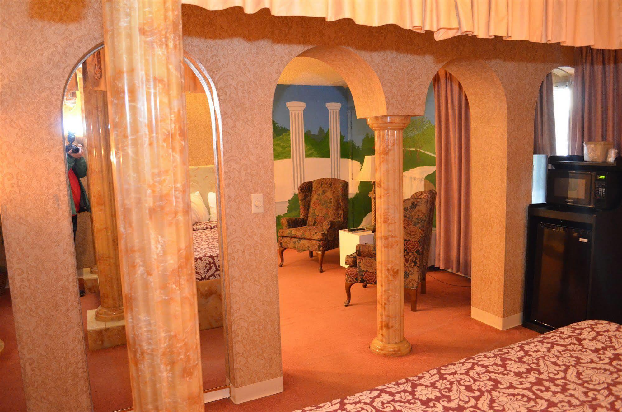 Red Carpet Inn Fanta Suites Hotel Greenwood Εξωτερικό φωτογραφία
