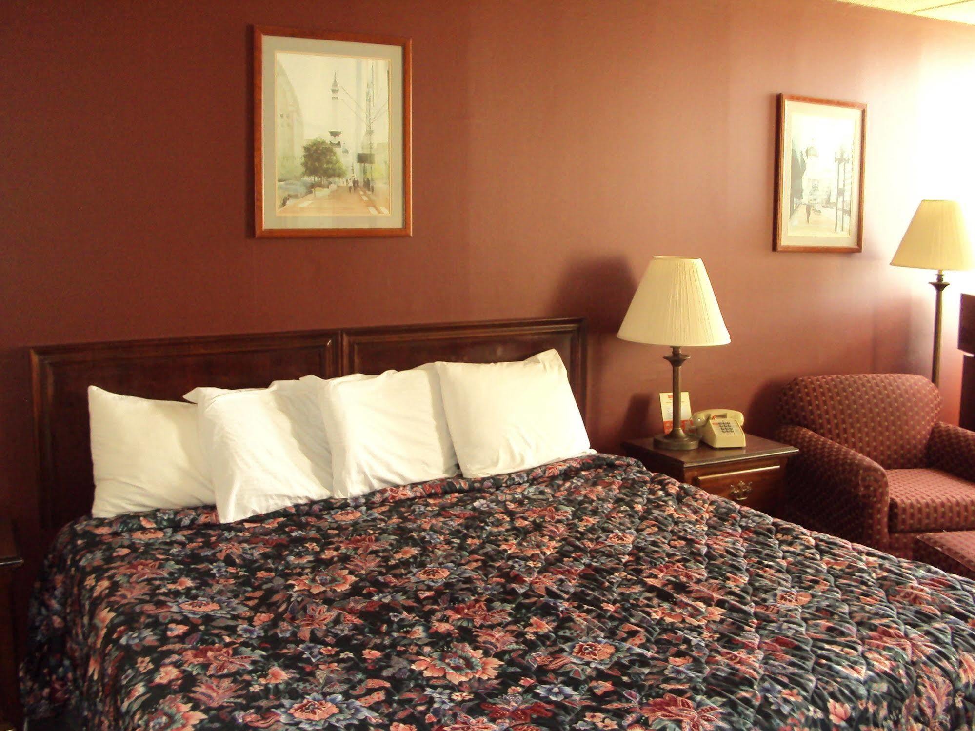 Red Carpet Inn Fanta Suites Hotel Greenwood Εξωτερικό φωτογραφία