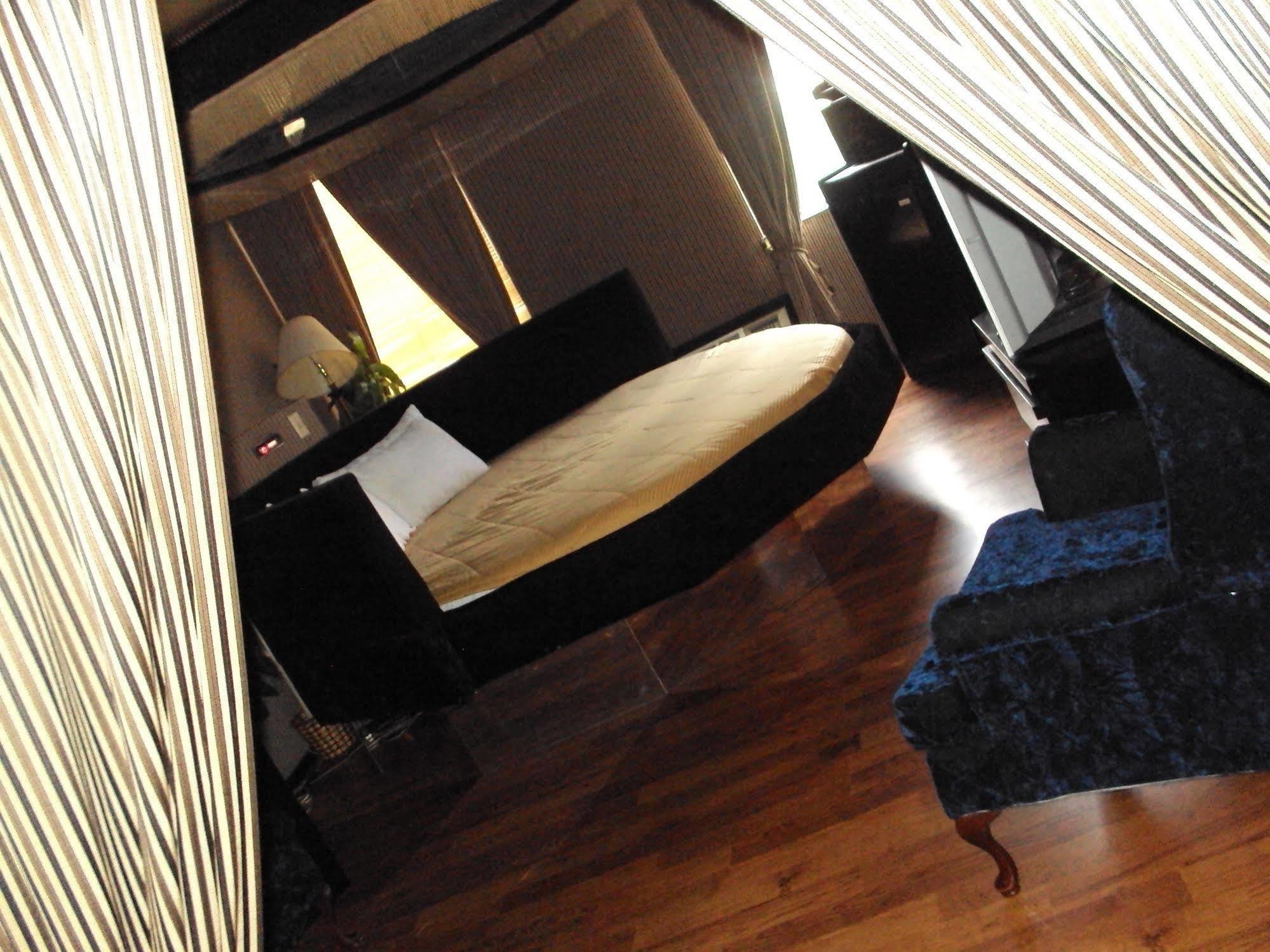 Red Carpet Inn Fanta Suites Hotel Greenwood Εξωτερικό φωτογραφία