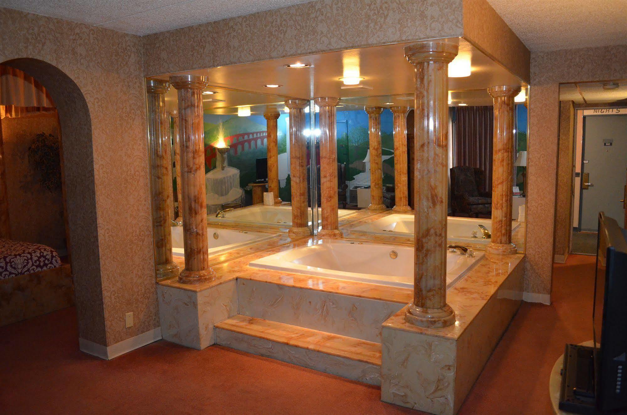 Red Carpet Inn Fanta Suites Hotel Greenwood Εξωτερικό φωτογραφία